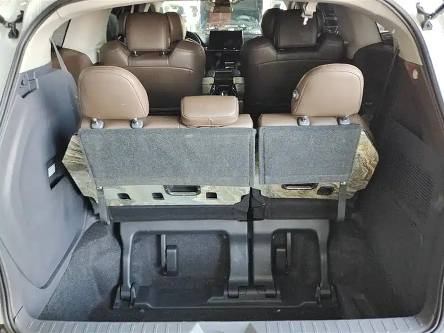 Toyota Sienna 2024 2.5L Hybrid Comfort Edition фото 4