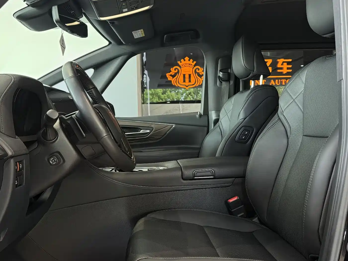 Toyota Alphard фото 7