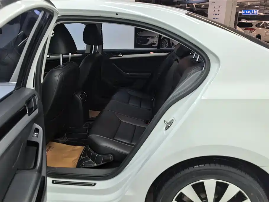 Volkswagen Sagitar 2018 280TSI DSG Comfort фото 11