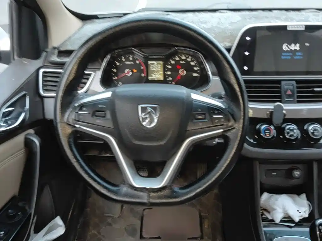 Baojun 310W 2017 2017 1.5L Manual Fashion China VI