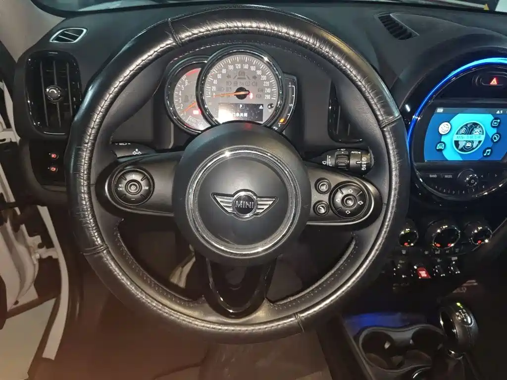 Фото 6 - MINI COUNTRYMAN