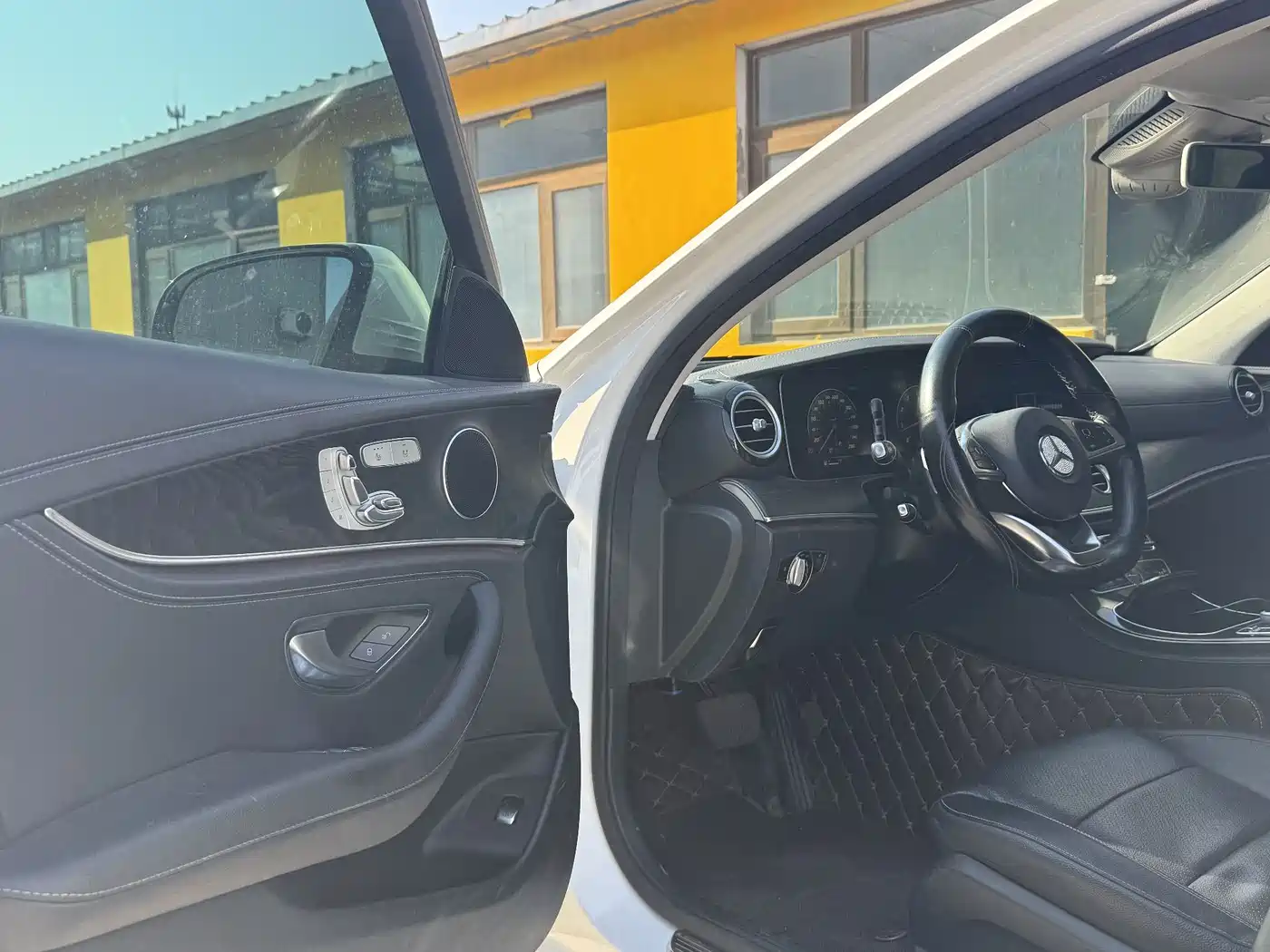 Mercedes-Benz E-Class 2016 E 300 L Sport Fashion Type фото 4