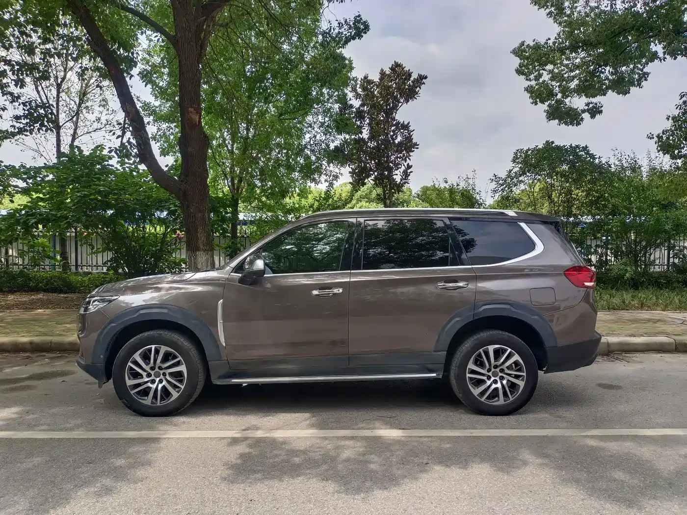 SAIC Maxus D90 2019 2019 2.0T Automatic 4WD Sirius China V