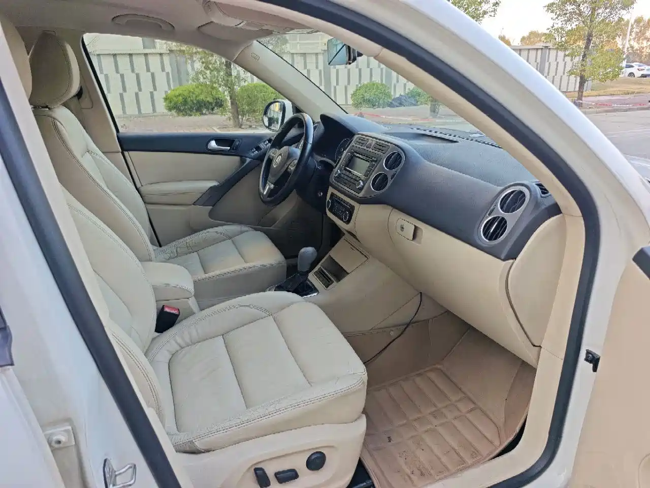 Photo 9 - Volkswagen Tiguan