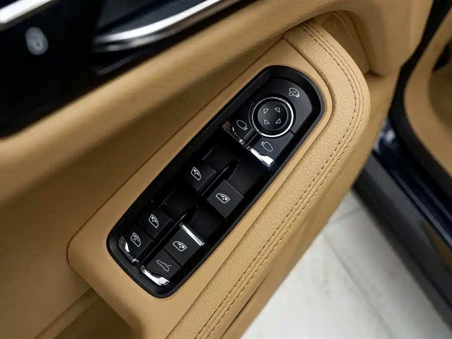 Porsche Macan 2017 Macan 2.0T фото 24