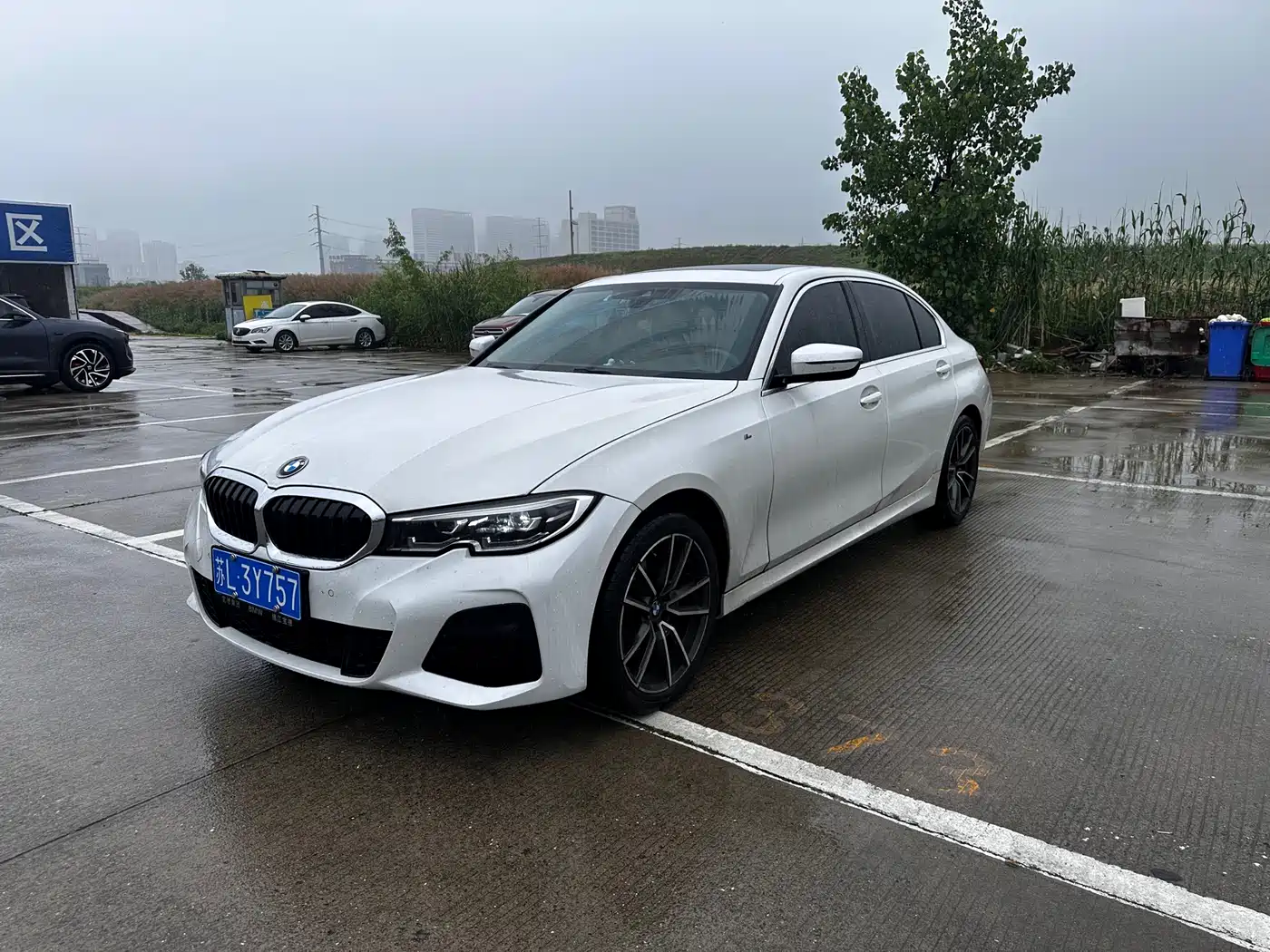 BMW 3 Series 2022 325Li M Sport Package фото 2