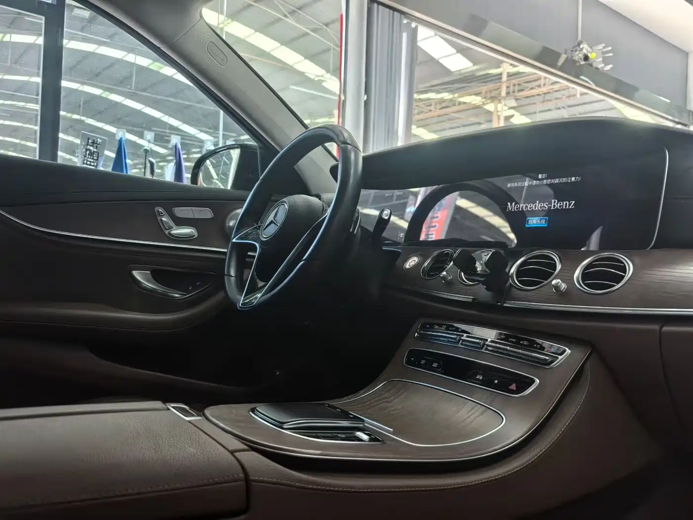 Mercedes-Benz E-Class 2022 E 300 L Fashion фото 3