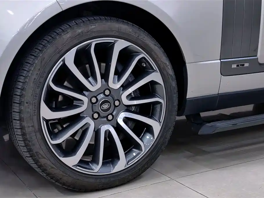 Land Rover Range Rover 2020 3.0 L6 Supreme Creation Extended Version фото 16
