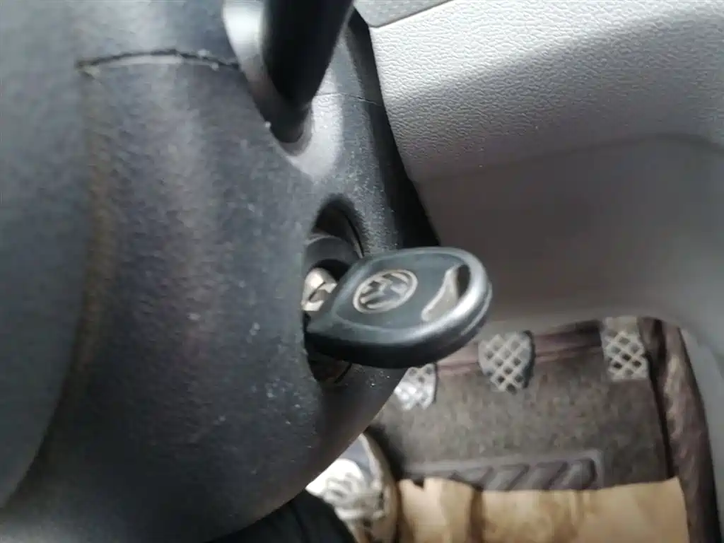 Volkswagen Jetta 2015 1.6L Manual Trend фото 9