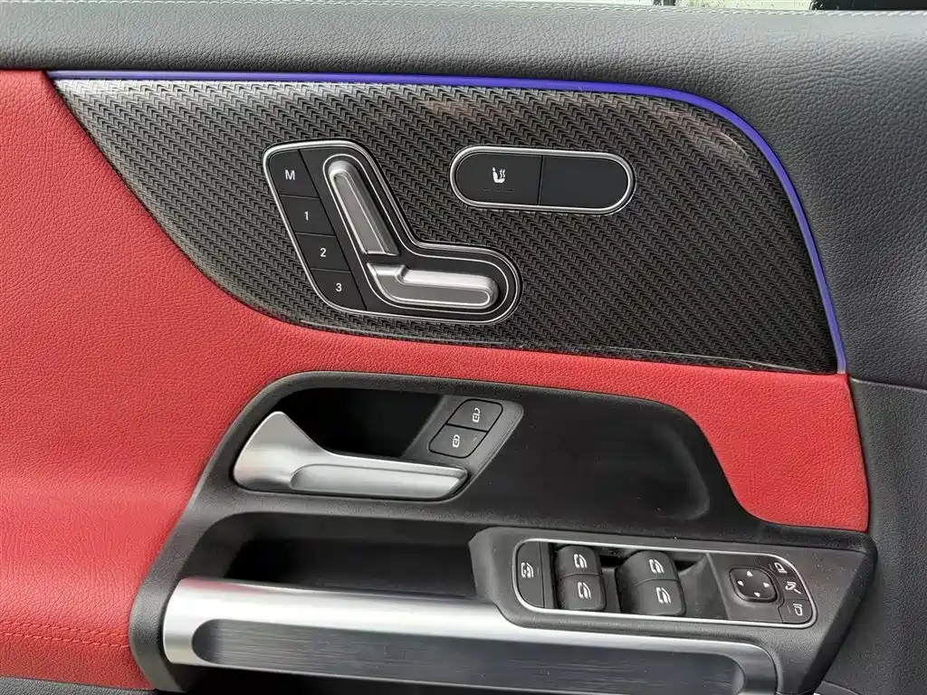 MERCEDES-BENZ GLB AMG