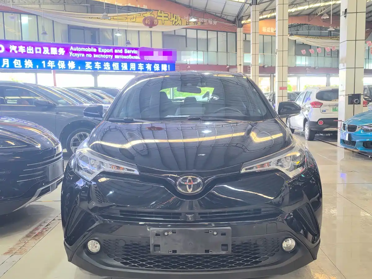 Toyota C-HR 2018 2.0L Leading Edition China V фото 2