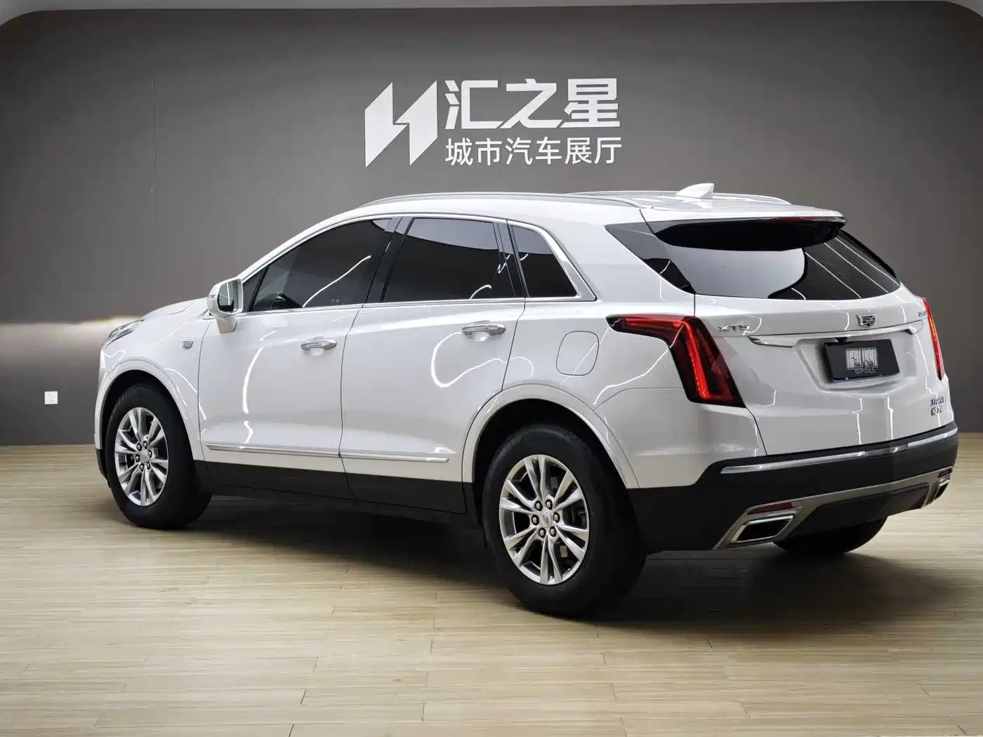 Cadillac XT5 2023 2.0T 2WD Fashion Edition фото 3