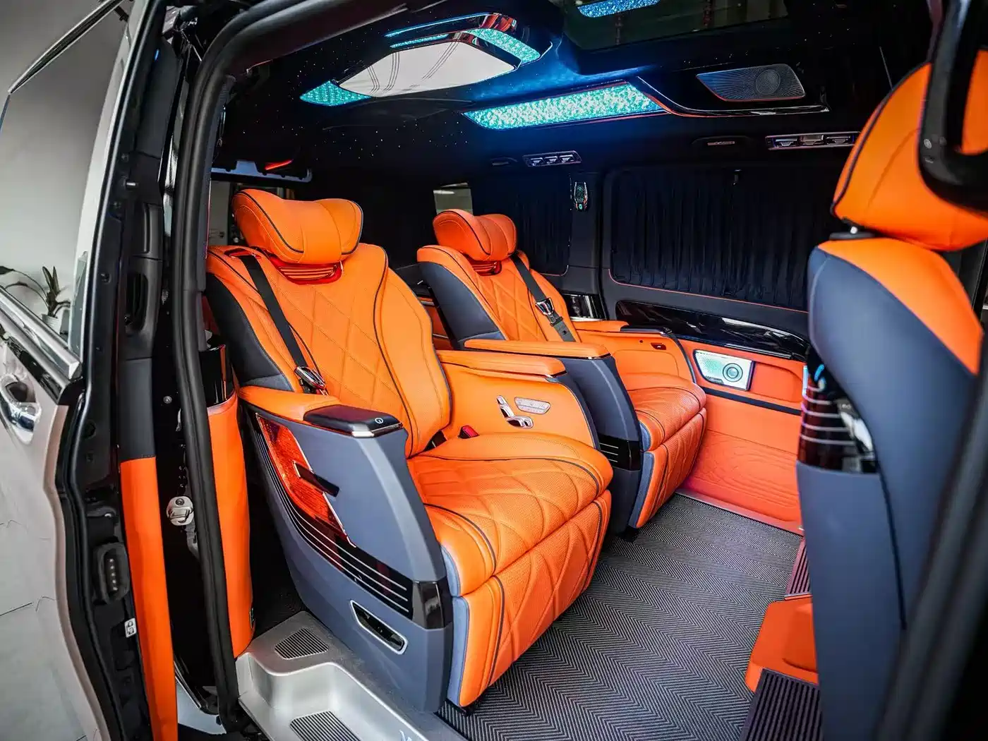 Mercedes-Benz Vito 2026 2024 2.0T Business 7-Seater