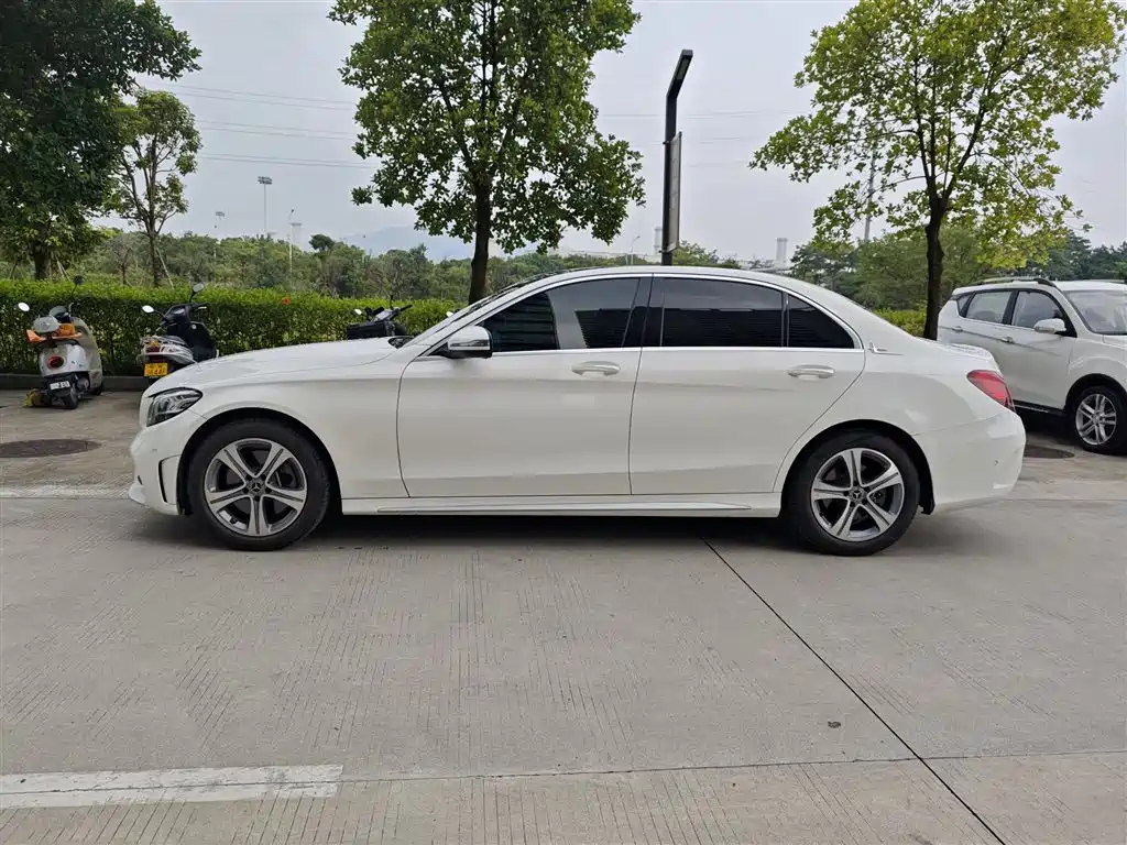 Фото 3 - Mercedes-Benz C-Class