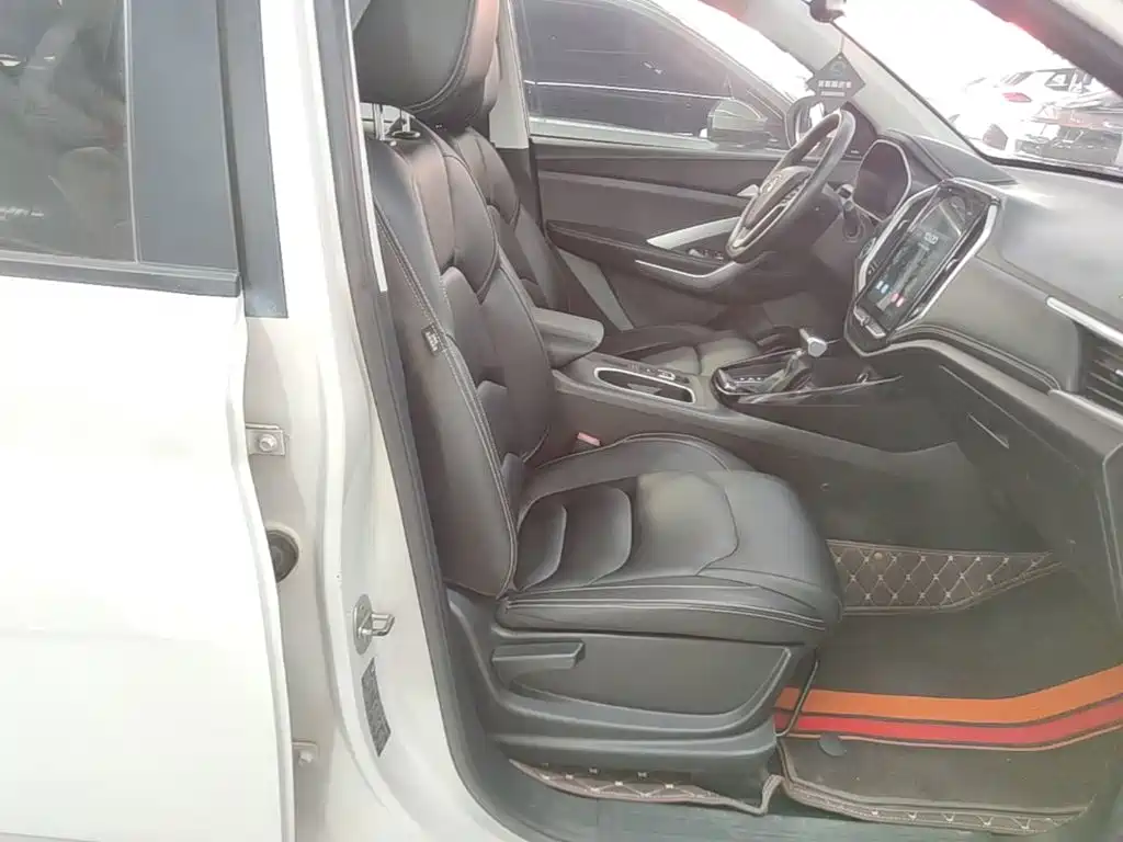 Baojun 530 2020 2020 1.5T CVT Prestige Connect 6-Seater