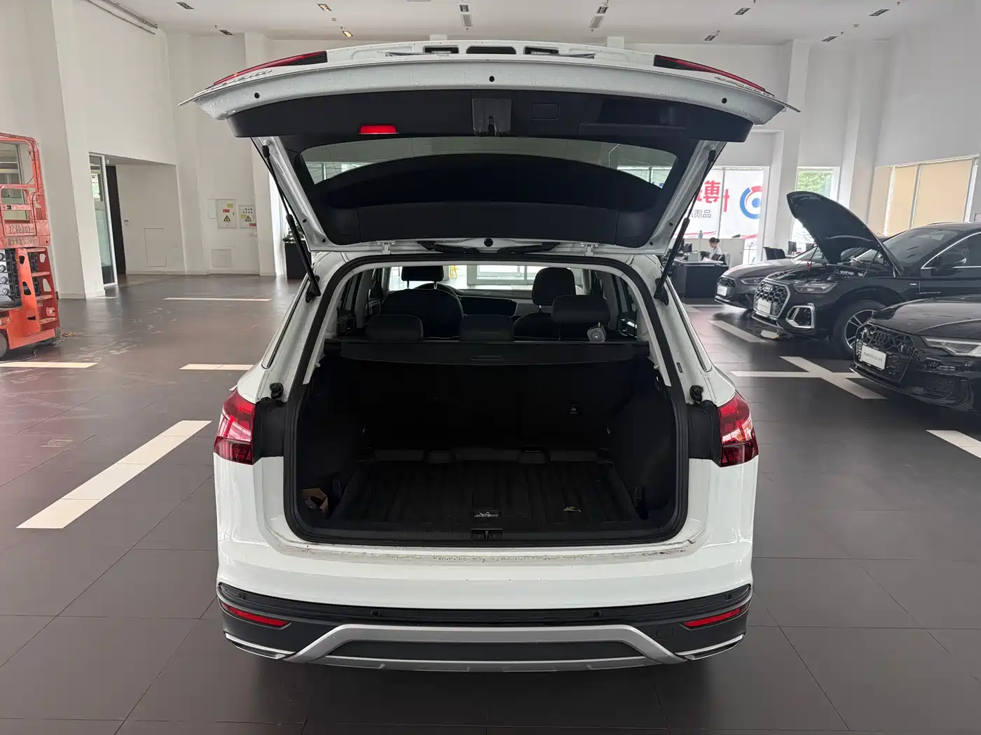 Volkswagen Tayron 2020 330TSI 2WD Luxury Smart Edition Pro фото 6