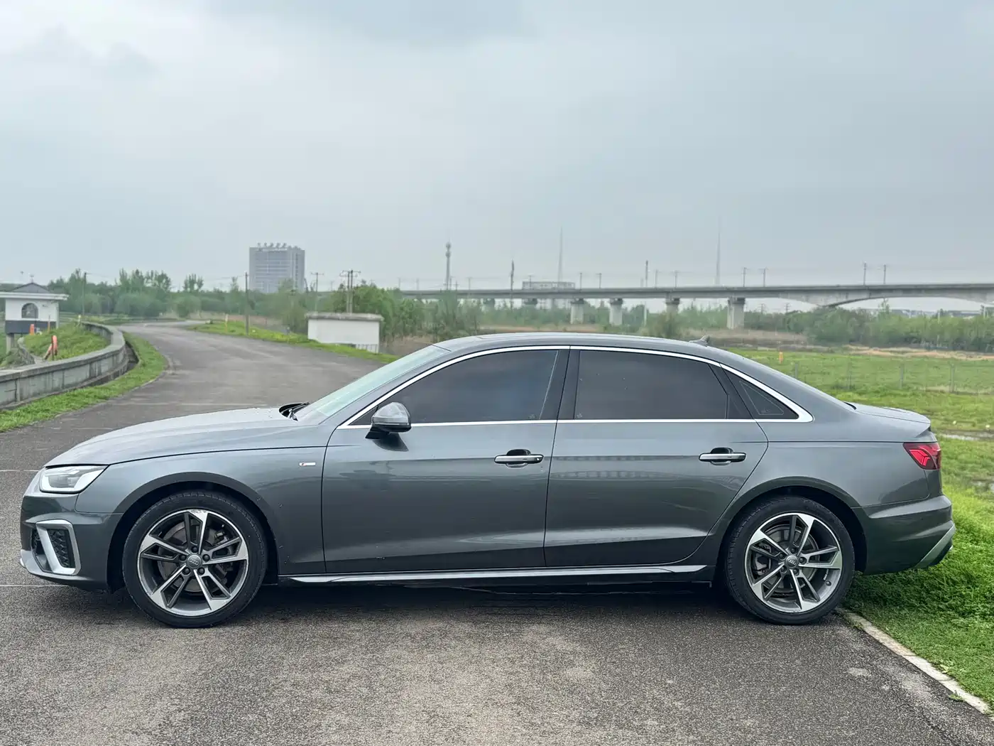 Audi A4L 2020 40 TFSI Fashion Dynamic Edition фото 3