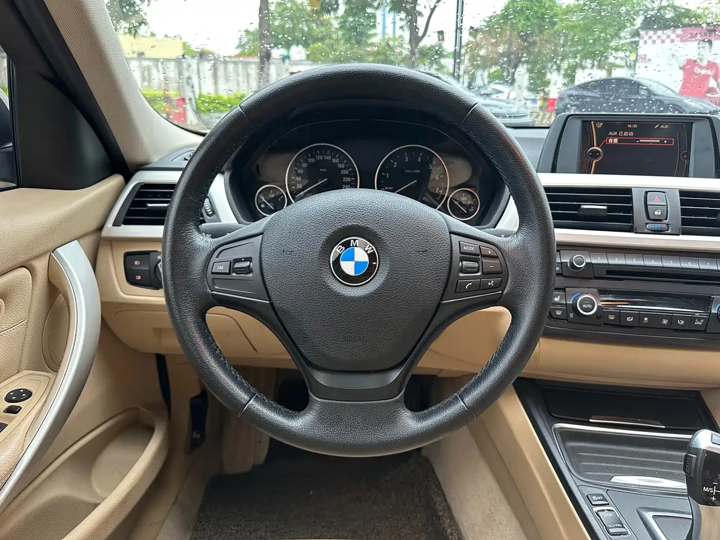 BMW 3 Series 2014 320i Fashion фото 12