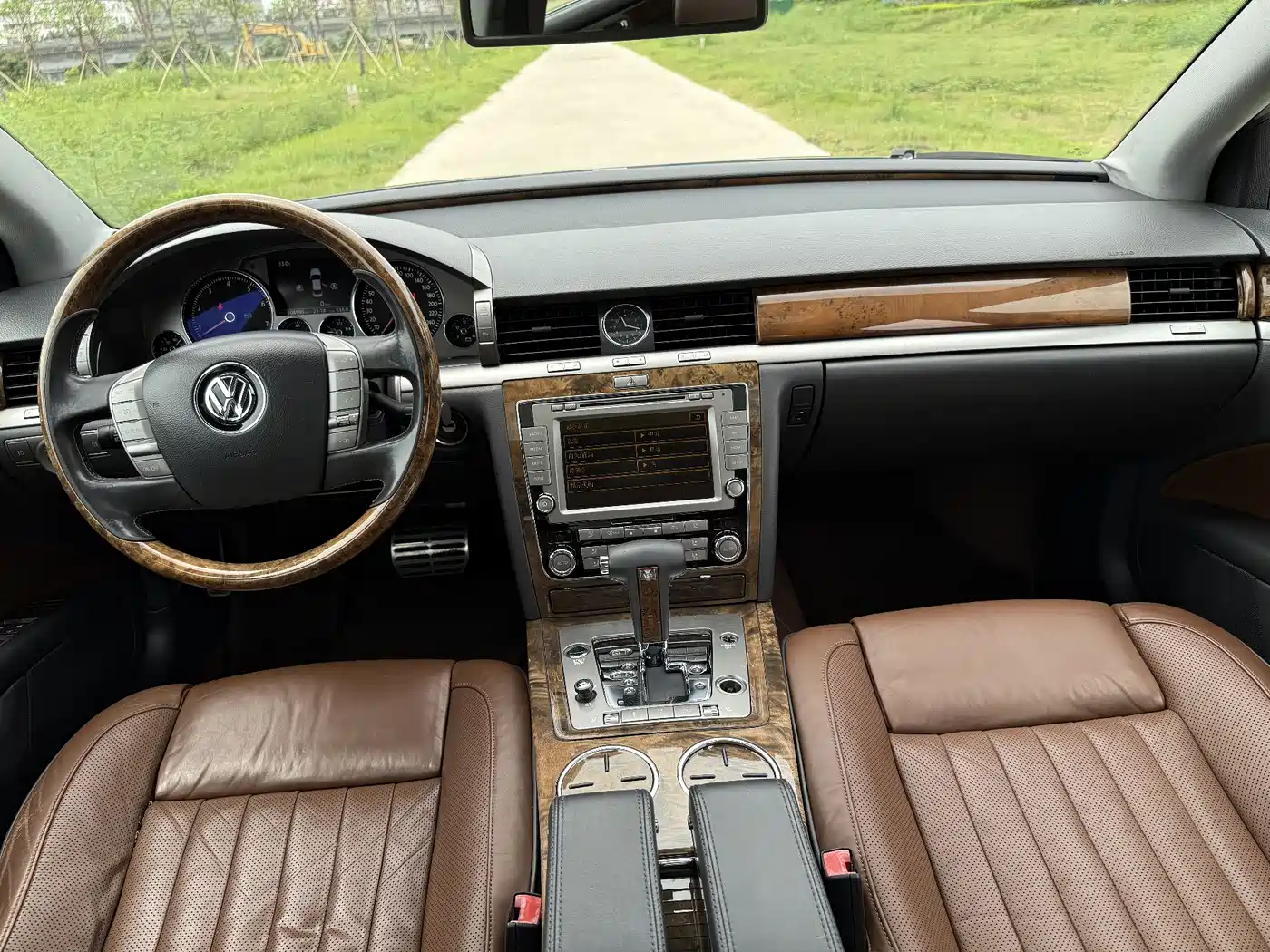 Volkswagen Phaeton 2012 2011 3.6L V6 4-seat Long Wheelbase Individual