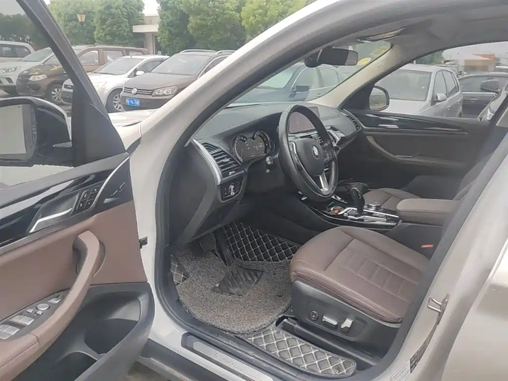 BMW X3 2018 xDrive25i Luxury Package China VI фото 16