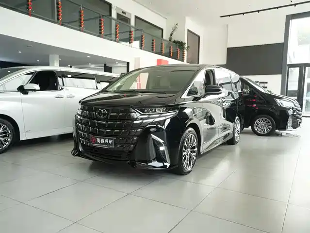 Toyota Alphard, фото 1
