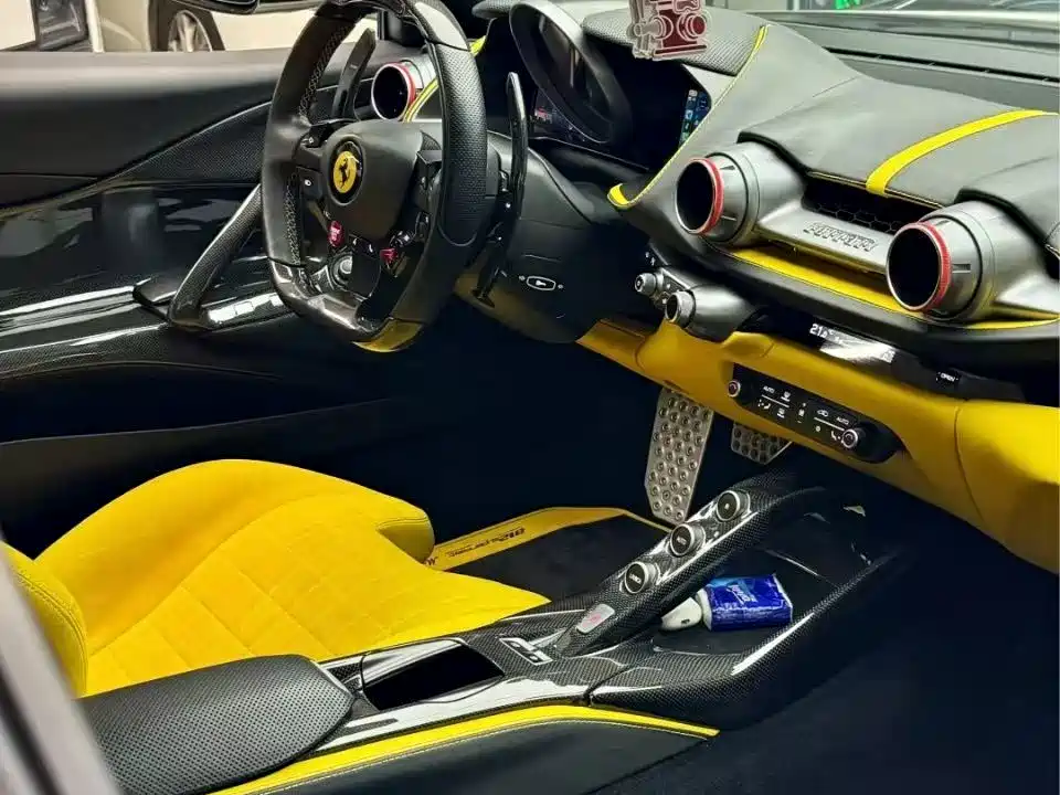 Ferrari 812 2018 2017 6.5L Superfast
