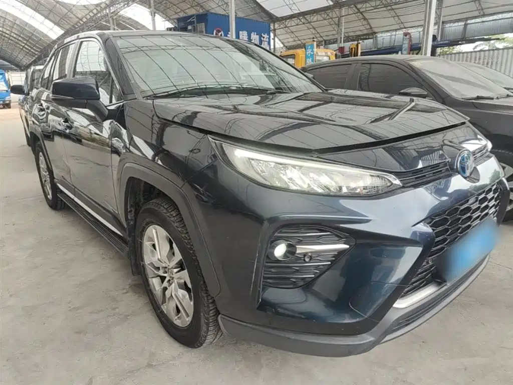 Toyota Wildlander 2020 Hybrid 2.5L E-CVT AWD Luxury Edition фото 4