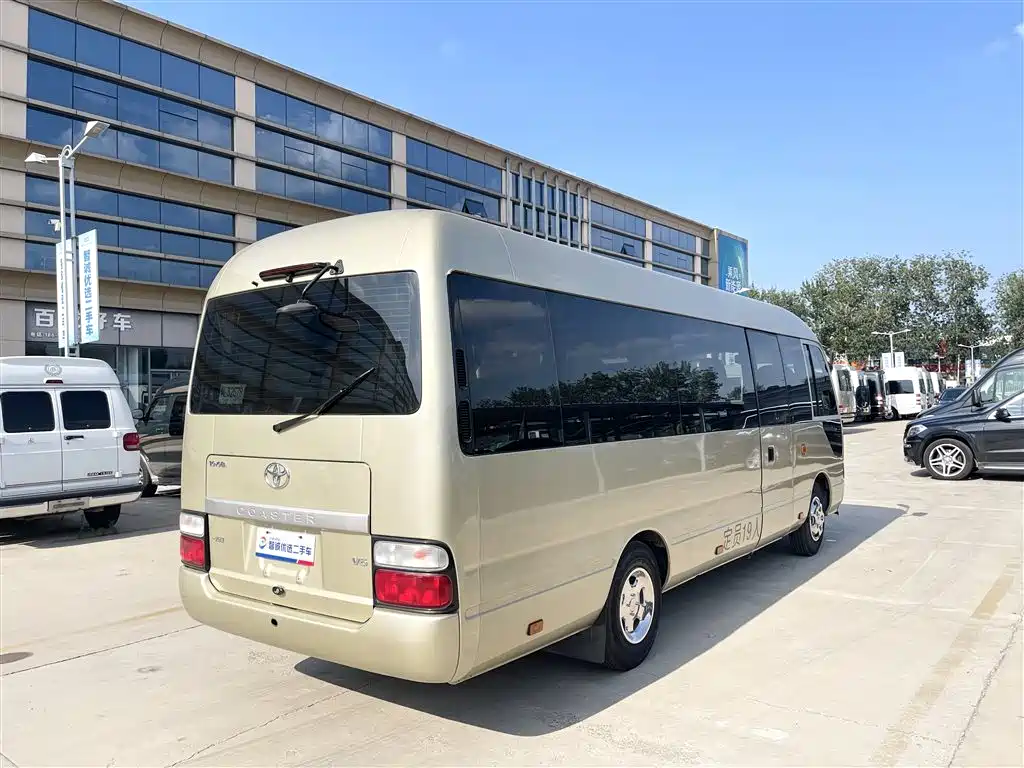 Toyota Coaster 2015 4.0L Premium Bus GRB53L-ZCMSK 20-seater фото 19