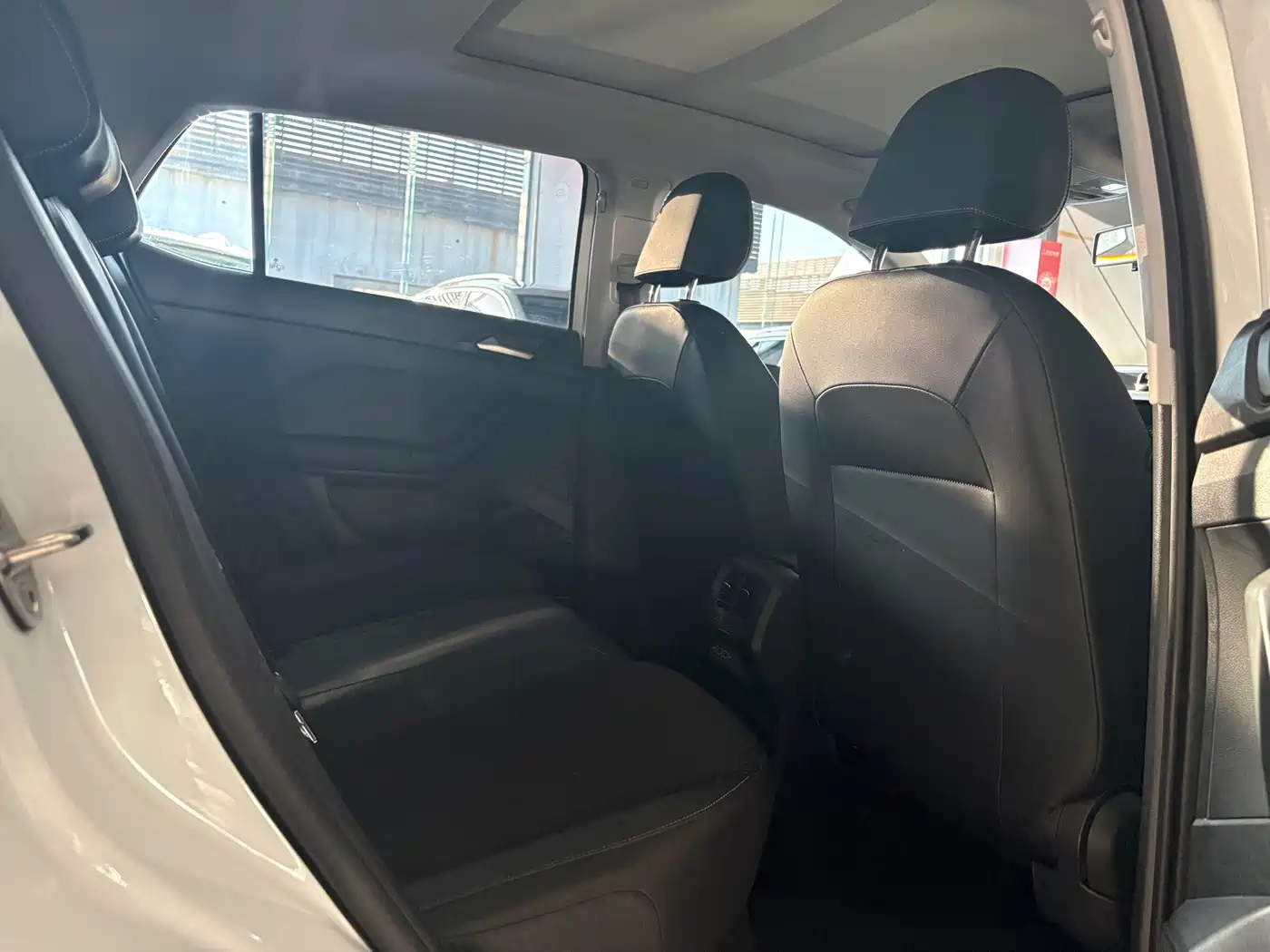 Volkswagen Tacqua 2024 2023 Model 200TSI DSG Joy Smart Connect Edition