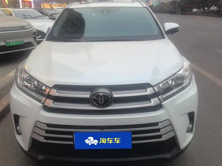 TOYOTA HIGHLANDER