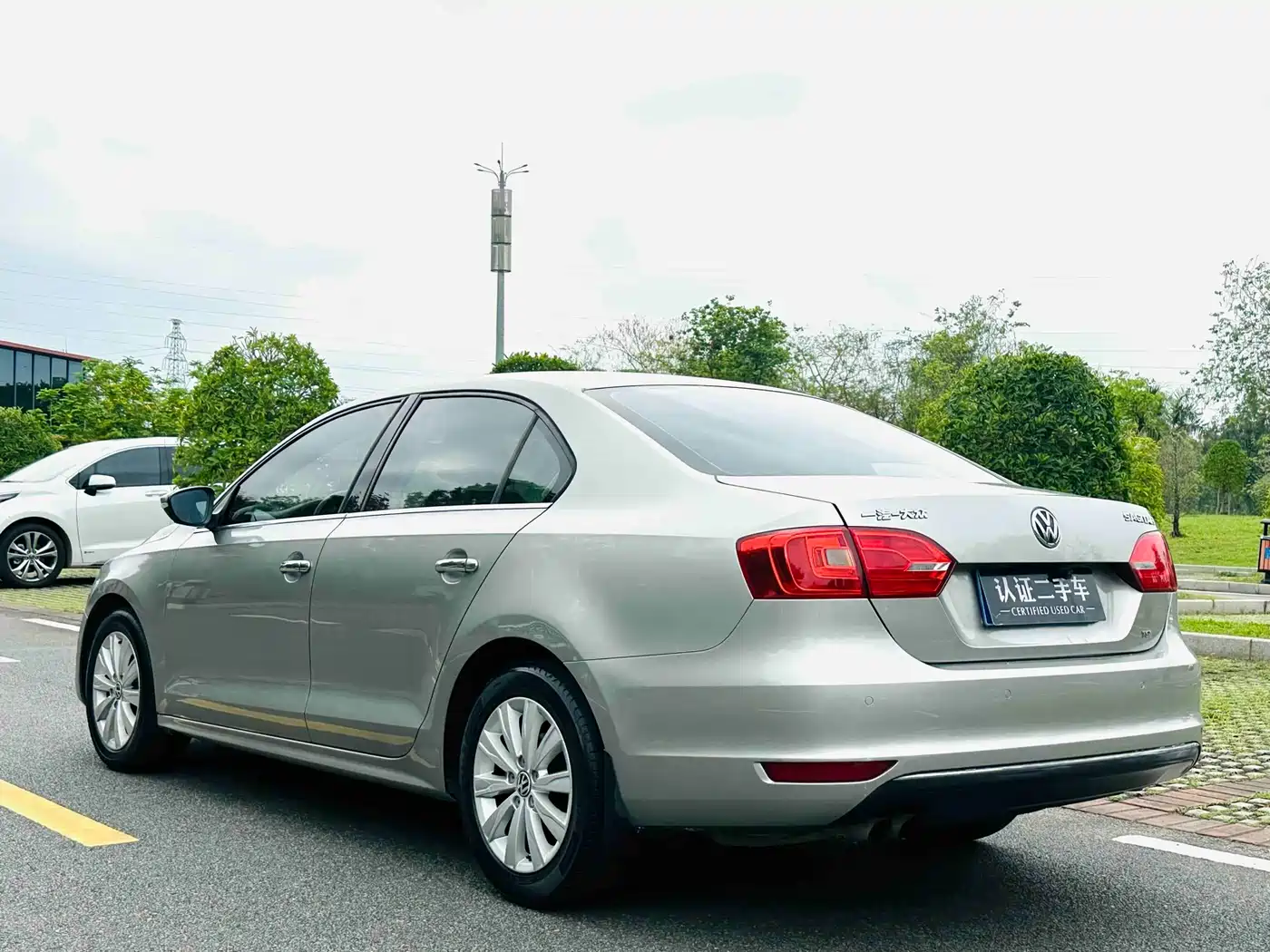 Volkswagen Sagitar 2014 1.4TSI Automatic Luxury фото 7
