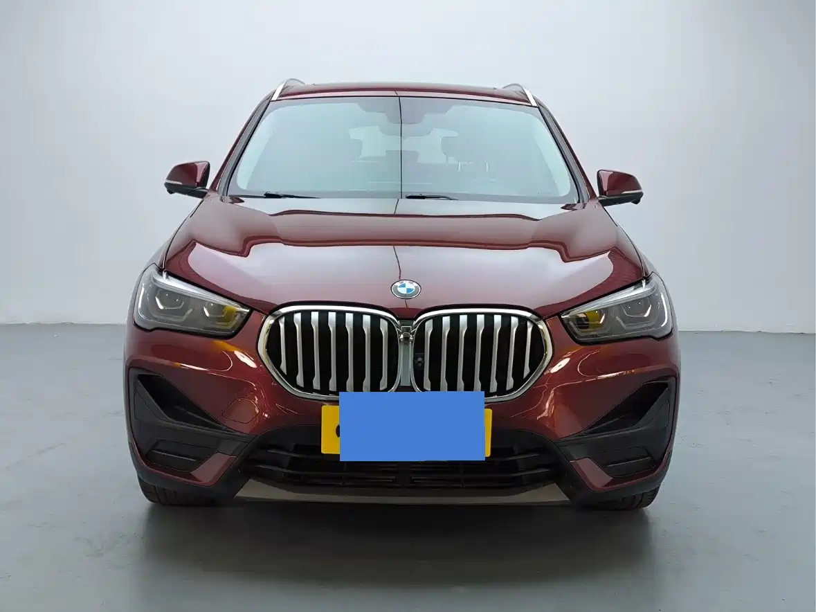 BMW X1 2021 sDrive25Li Leading фото 2