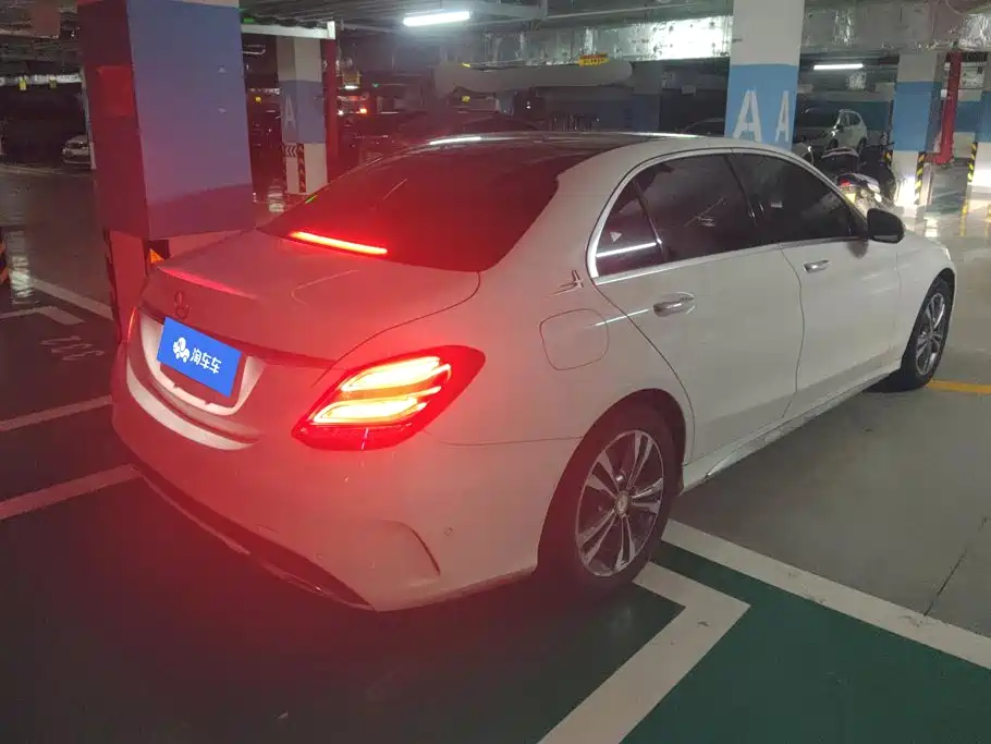 Фото 3 - Mercedes-Benz C-Class