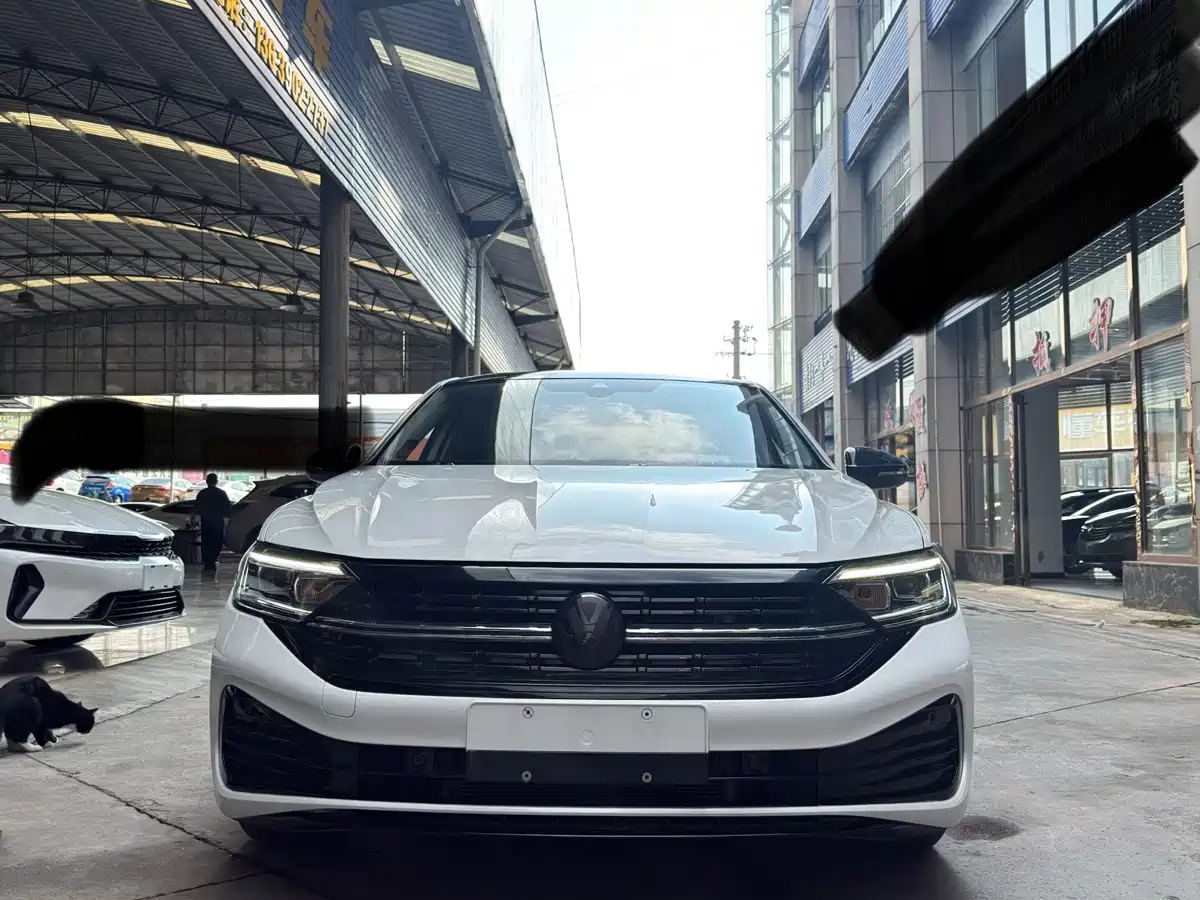 Photo 2 - Volkswagen Sagitar
