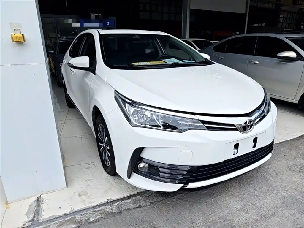 Toyota Corolla 2017 Facelift 1.2T S-CVT GL-i фото 4