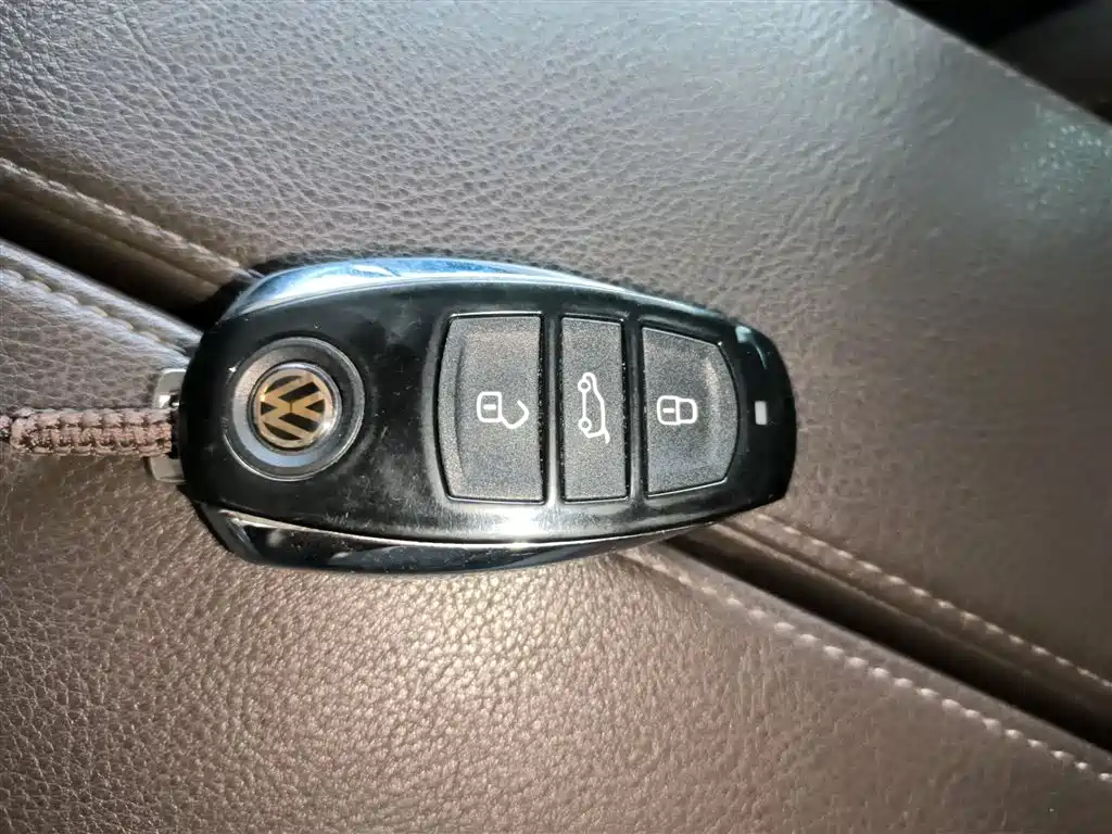 Фото 17 - Volkswagen Touareg