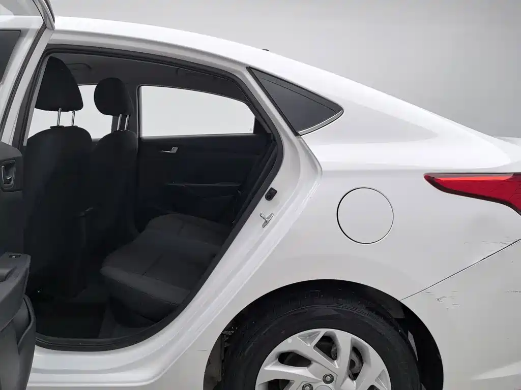 Hyundai Verna 2021 2020 1.4L Manual GLS Cool Edition