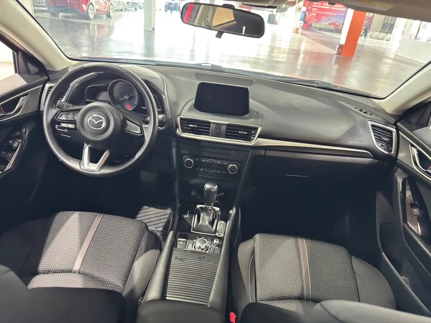Фото 9 - Mazda Mazda 3