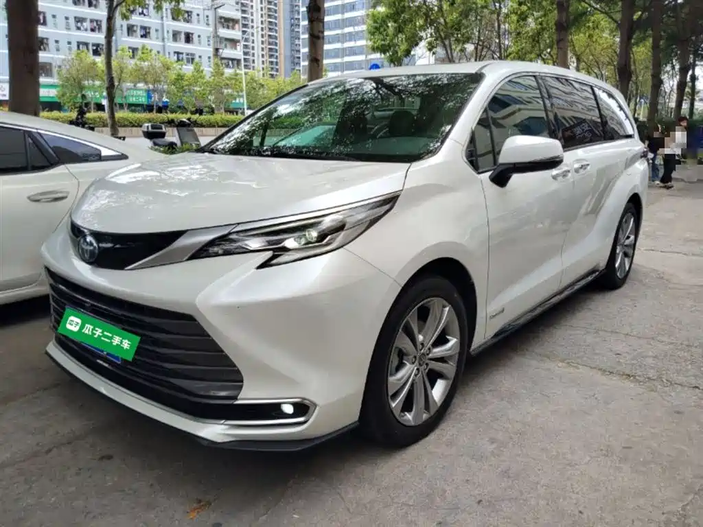 Toyota Sienna 2023 2.5L Hybrid Premium Edition