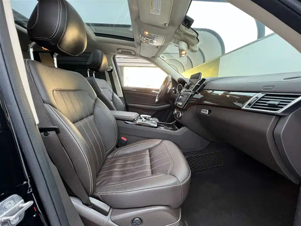 Mercedes-Benz GLS 2018 Facelift GLS 400 4MATIC Sport фото 21
