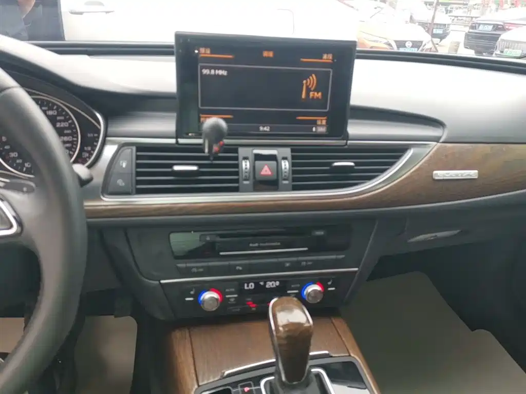 Audi A6L 2018 30th Anniversary 45 TFSI quattro Sport фото 13