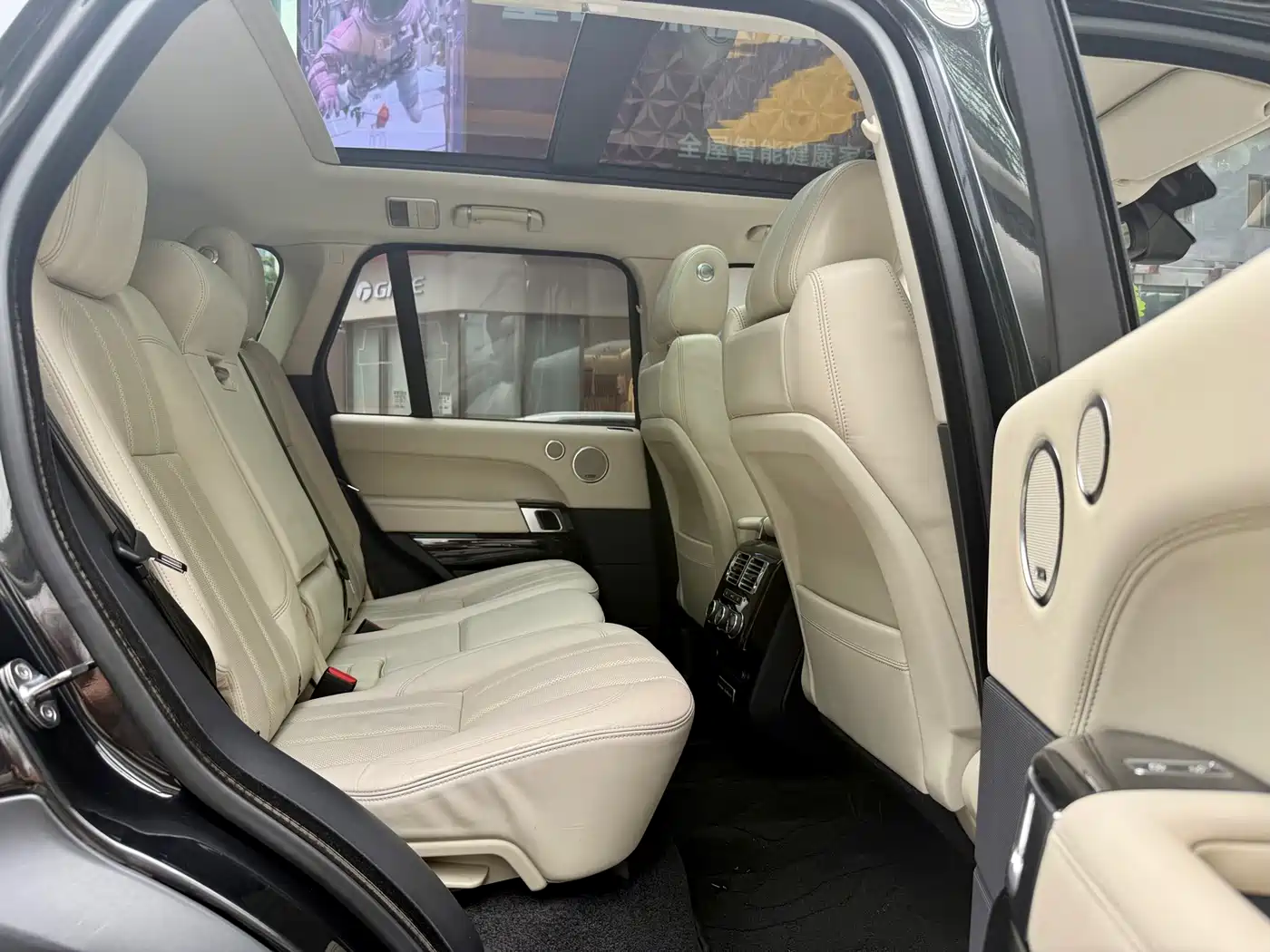 Land Rover Range Rover фото 8