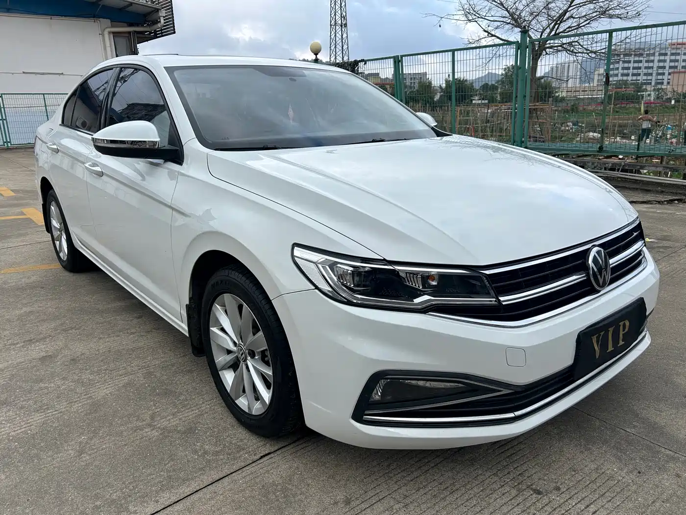 VOLKSWAGEN BORA