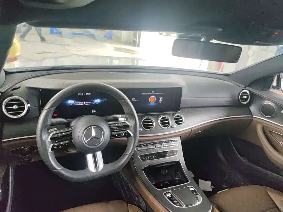 Mercedes-Benz E-Class, миниатюра 6