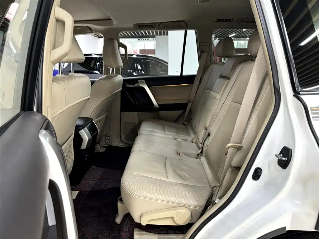 Toyota Prado 2010 4.0L Automatic TX-L фото 13