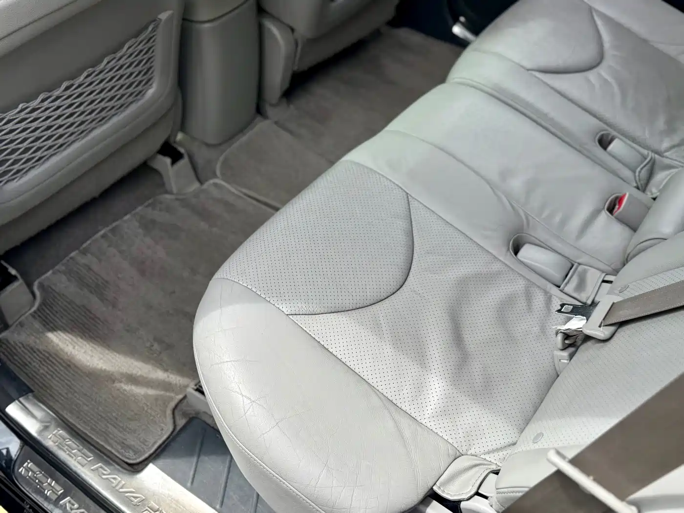 Toyota RAV4 Rongfang 2010 2.4L Manual Luxury Upgrade Edition фото 16
