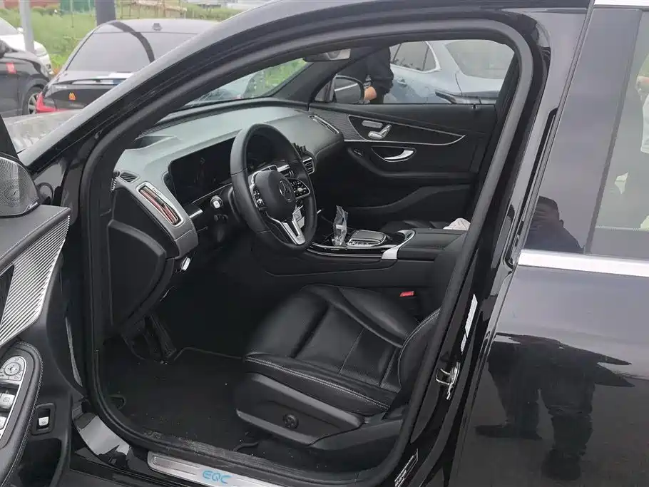 MERCEDES-BENZ EQC