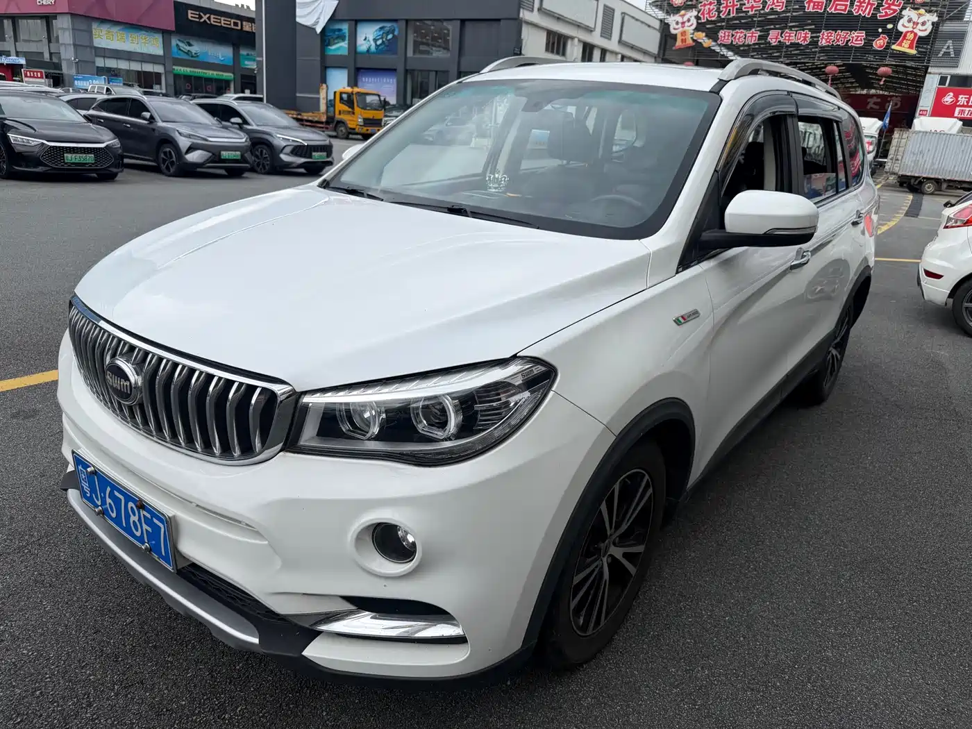 SWM Motor SWM X7 2019 2018 1.8L Manual Comfort 7-Seater