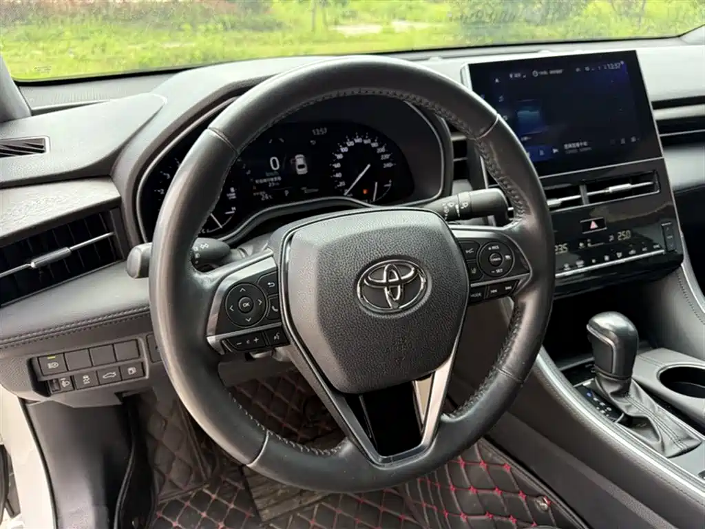 Toyota Avalon 2022 2.0L Luxury Edition фото 11