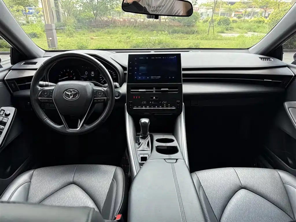 Toyota Avalon 2022 2.0L Luxury Edition фото 10